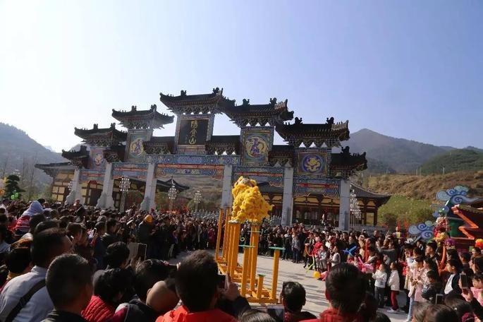 【新春记者走基层】贵定阳宝山旅游景区大年初一游客